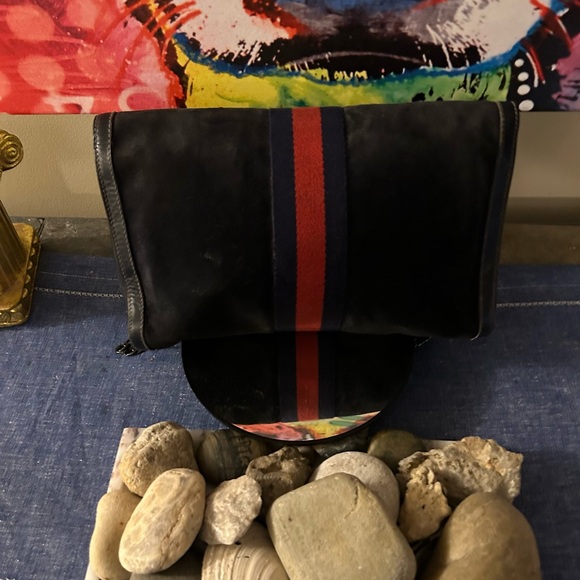 VINTAGE GUCCI GG INTERLOCK WEB SUEDE TRAVEL BAG - Picture 2 of 5